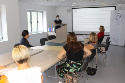 Javnopravnim tijelima predstavljene mogućnosti EU financiranja u okviru Poziva &bdquo;Unaprjeđenje postojećih i &scaron;irenje usluga izvaninstitucionalne skrbi na području odabranih urbanih aglomeracija/područja Osijek, Pula, Rijeka, Slavonski Brod, Split, Zadar